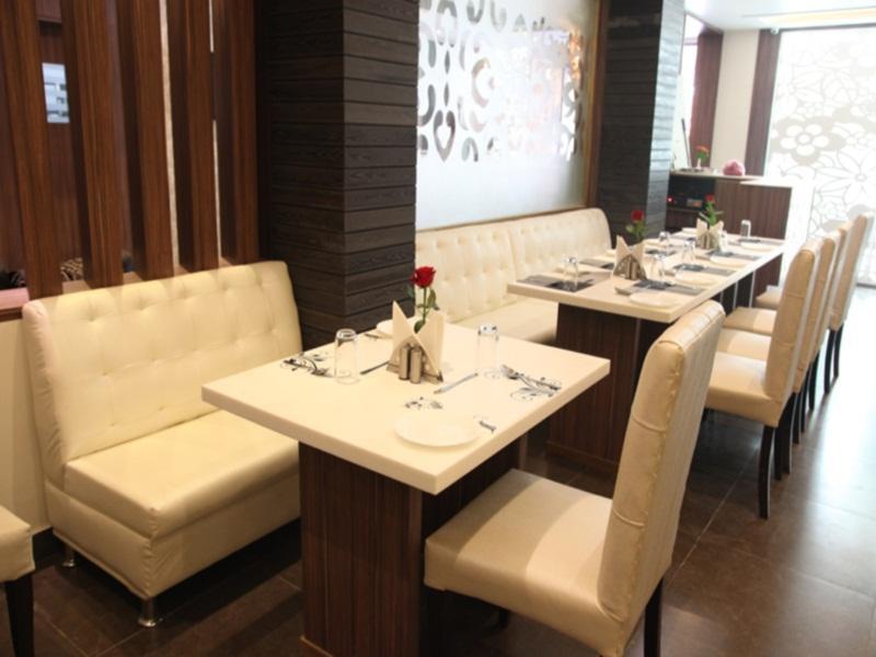 Hotel Poonam Plaza Agra  Dış mekan fotoğraf