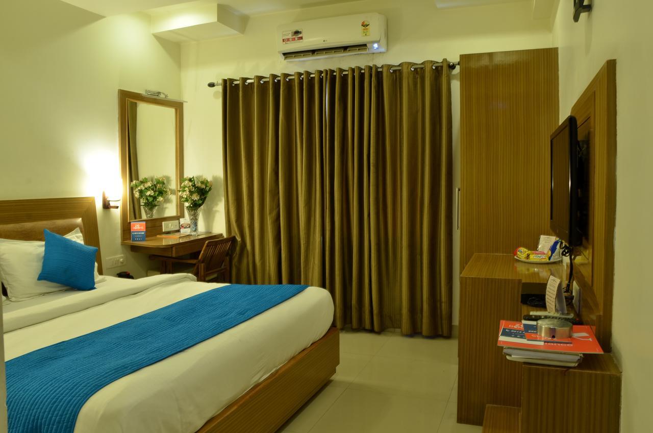 Hotel Poonam Plaza Agra  Dış mekan fotoğraf