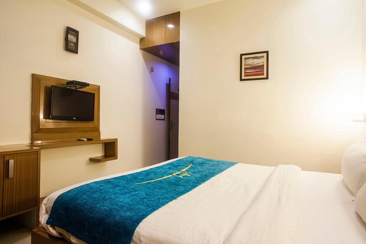 Hotel Poonam Plaza Agra  Dış mekan fotoğraf