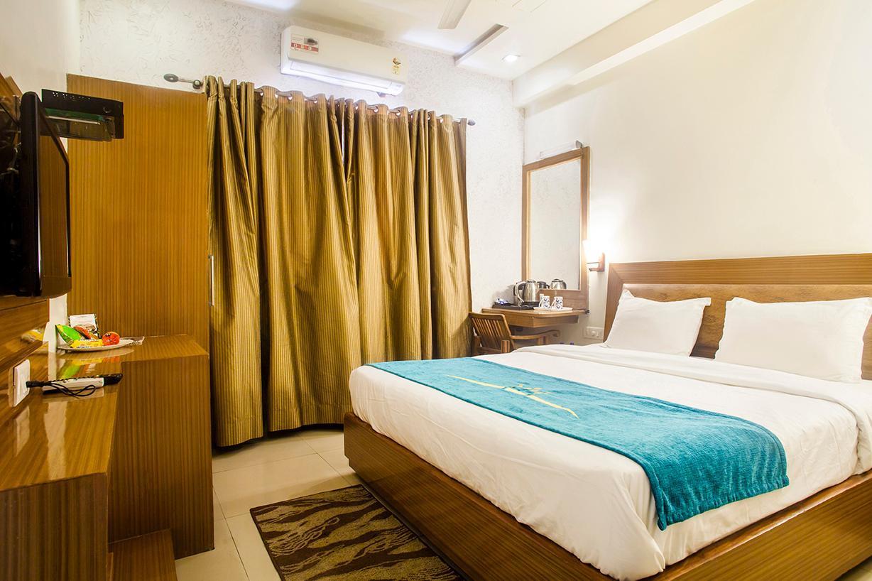 Hotel Poonam Plaza Agra  Dış mekan fotoğraf
