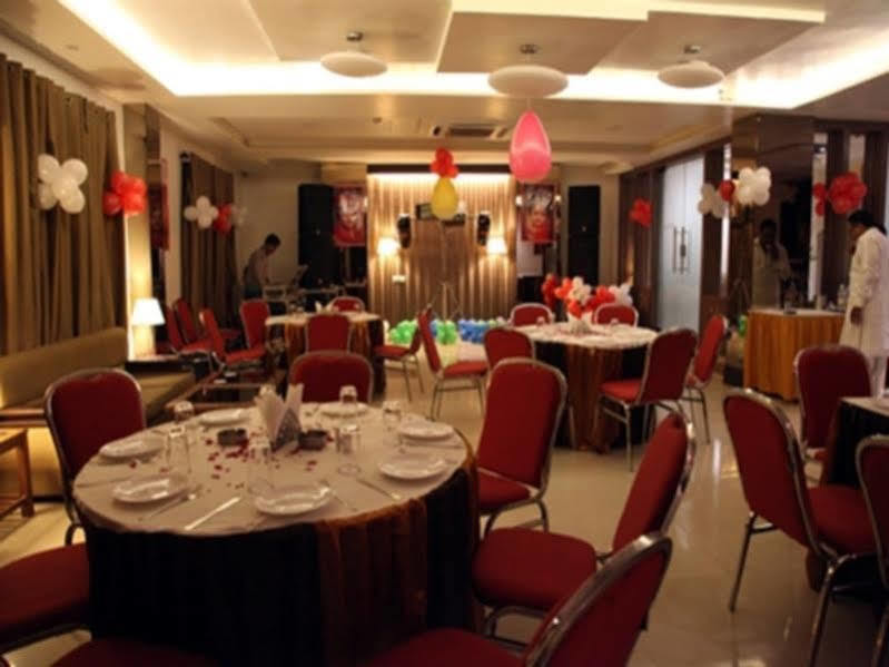 Hotel Poonam Plaza Agra  Dış mekan fotoğraf
